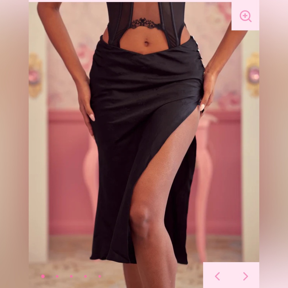 Voight - Alyssa Silk Skirt in Black